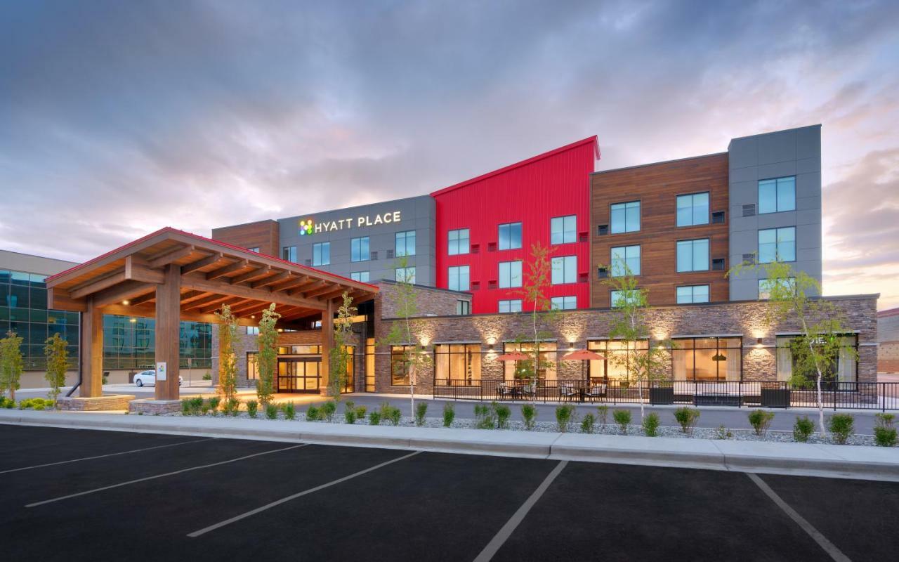 Hyatt Place Anchorage-Midtown Hotel Exterior photo